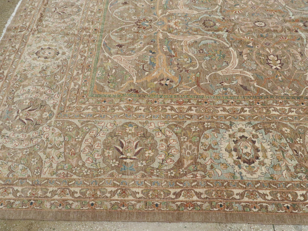 Contemporary Persian Tabriz Carpet, No.21031 - Gss