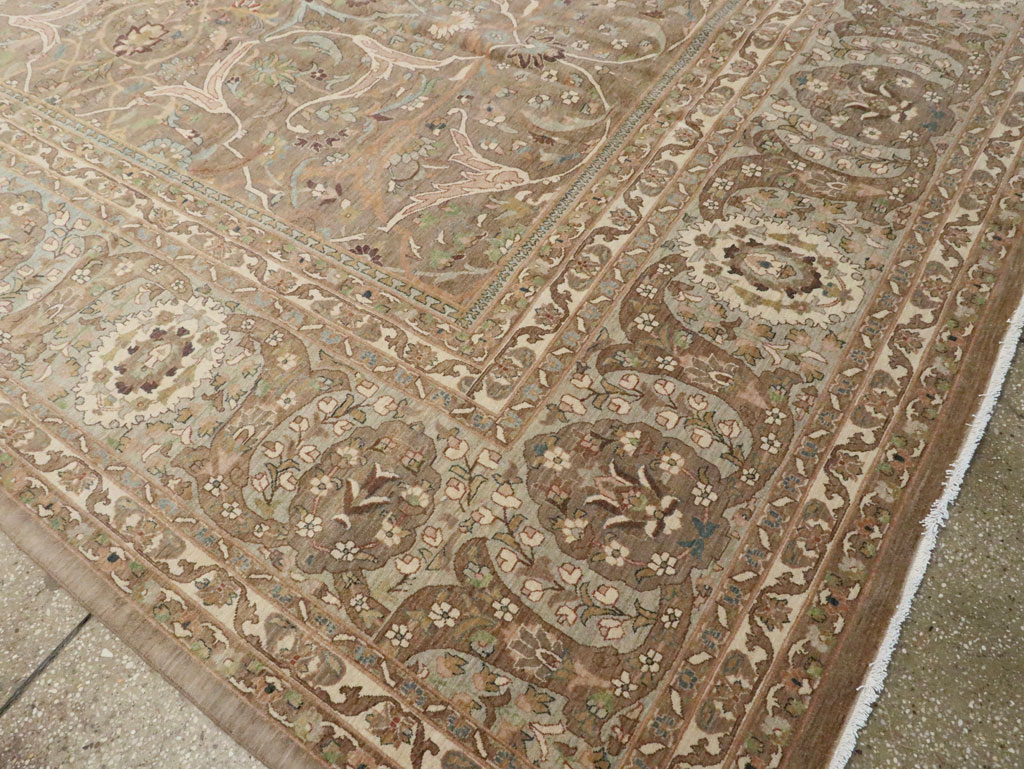 Contemporary Persian Tabriz Carpet, No.21031 - Gss
