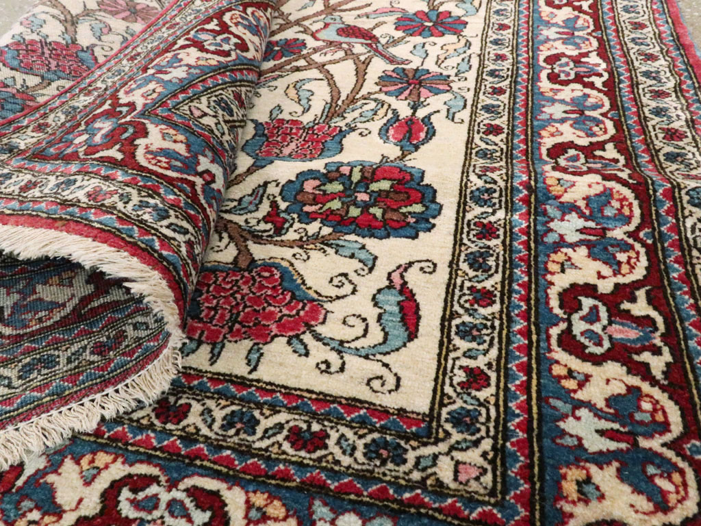 Vintage Persian Pictorial Isfahan Rug, No.21101 - Gss