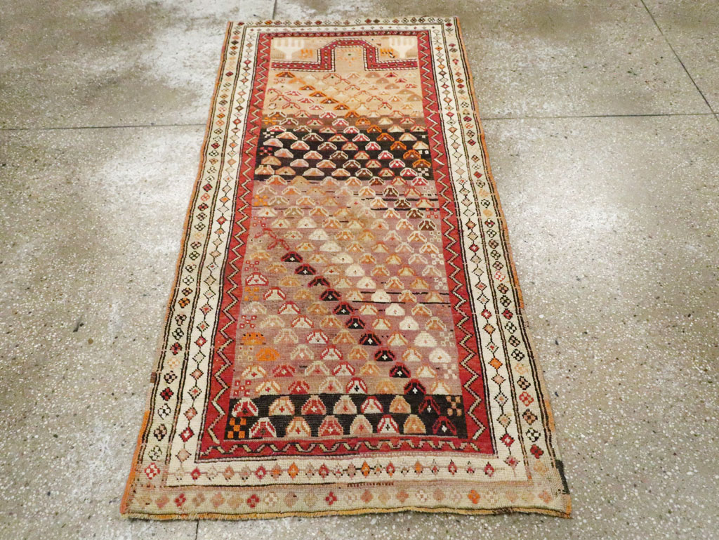 Antique Caucasian Rug, No.21137 - Gss