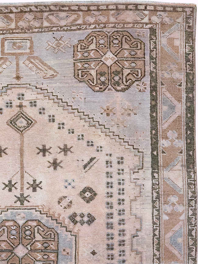 Vintage Persian Shiraz Throw Rug, No.21304 - Gss