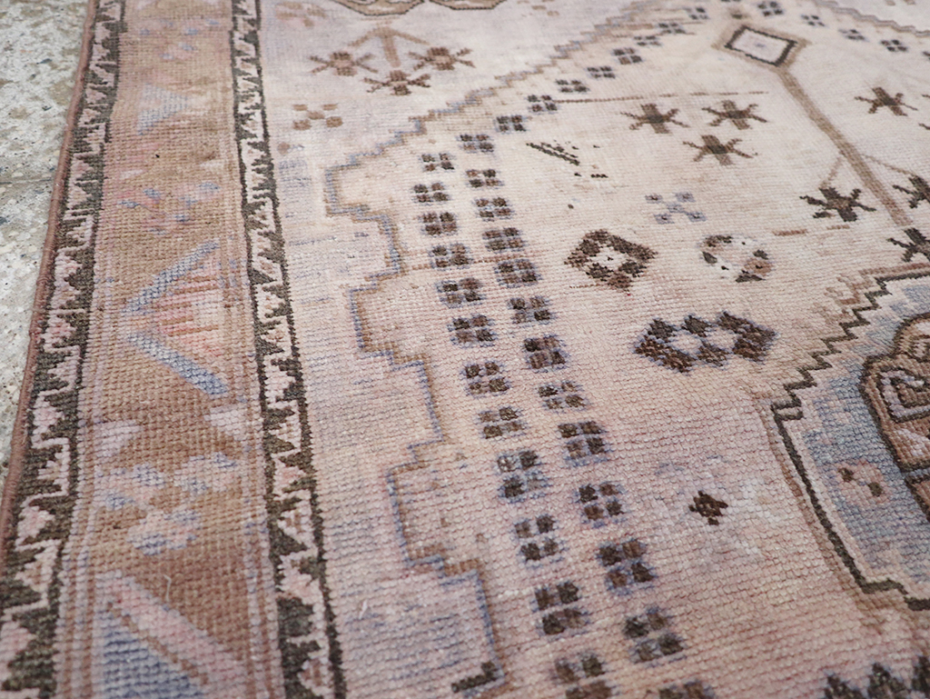 Vintage Persian Shiraz Throw Rug, No.21304 - Gss