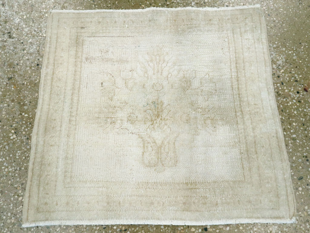 Antique Persian Sarouk Rug, No.21343 - Gss