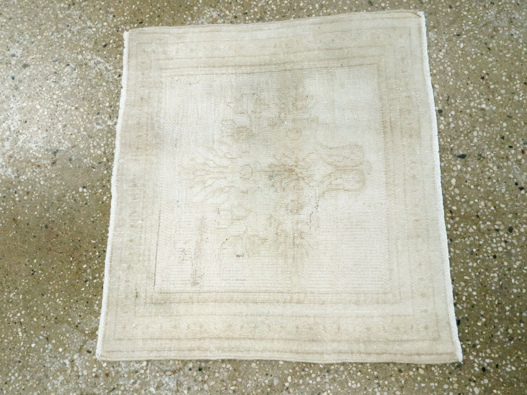 Antique Persian Sarouk Rug, No.21343 - Gss