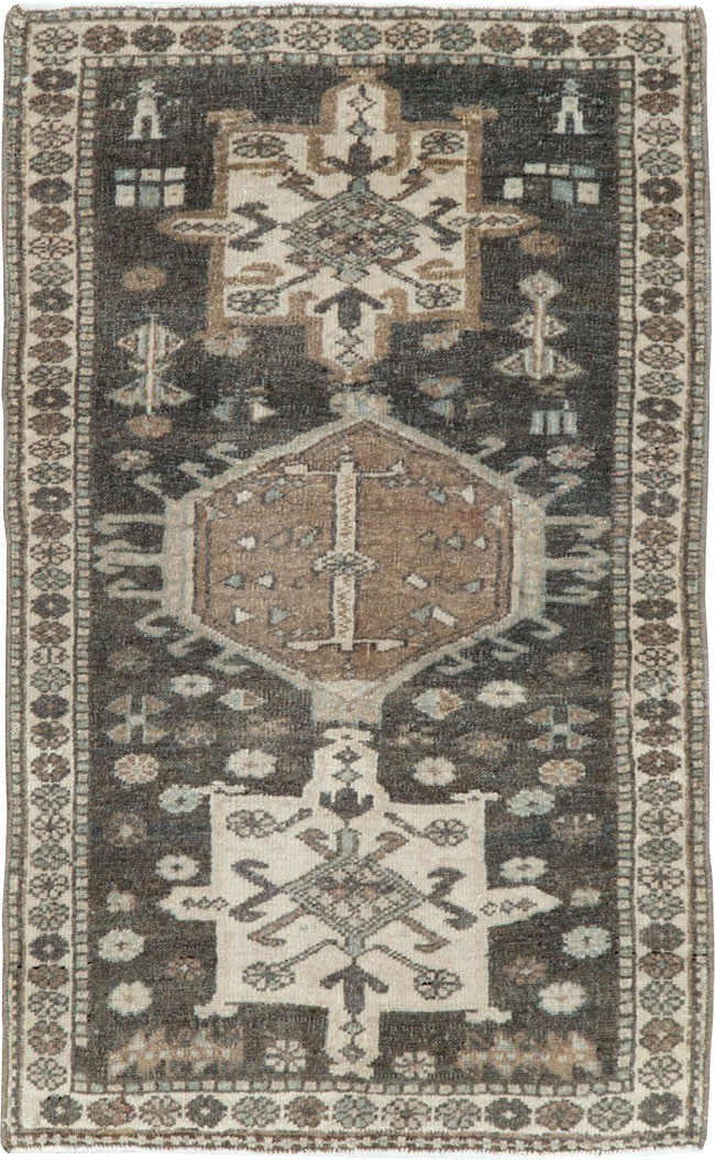 Vintage Persian Karajeh Throw Rug, No.21872 - Gss