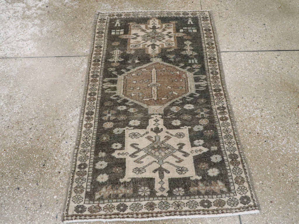 Vintage Persian Karajeh Throw Rug, No.21872 - Gss
