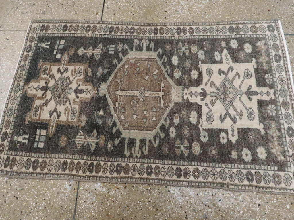 Vintage Persian Karajeh Throw Rug, No.21872 - Gss