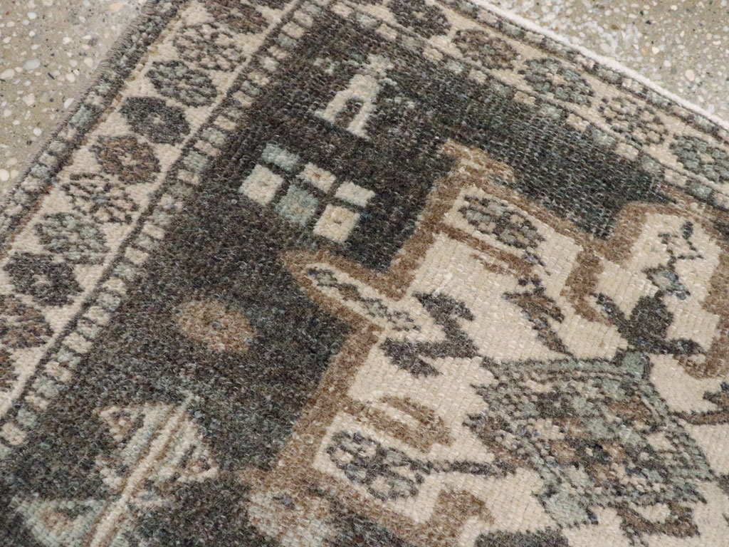 Vintage Persian Karajeh Throw Rug, No.21872 - Gss