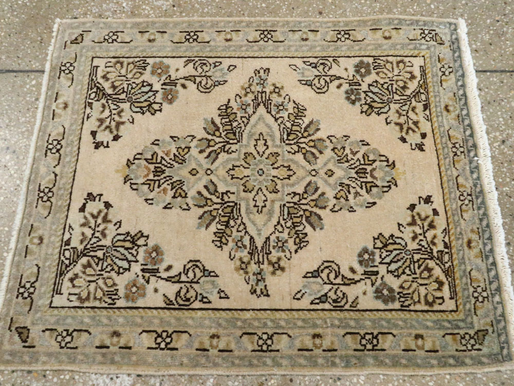 Vintage Persian Sarouk Rug, No.21877 - Gss