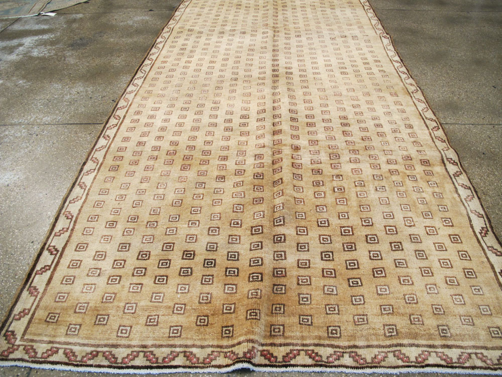 Vintage Turkish Anatolian Wide Gallery Runner, No.21938 - Gss