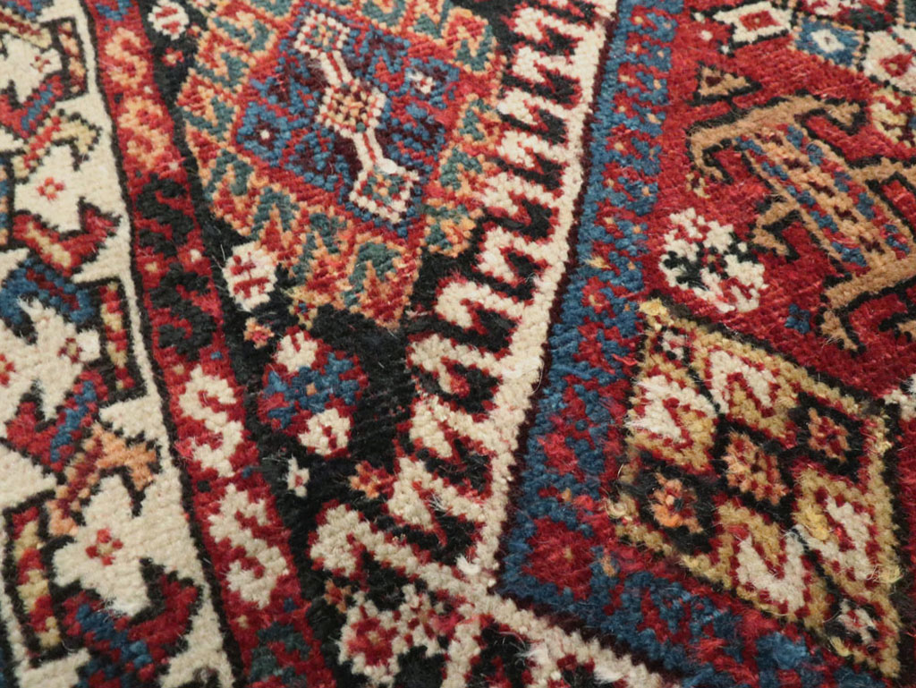 Antique Persian Qashqai Rug, No.22076 - Gss
