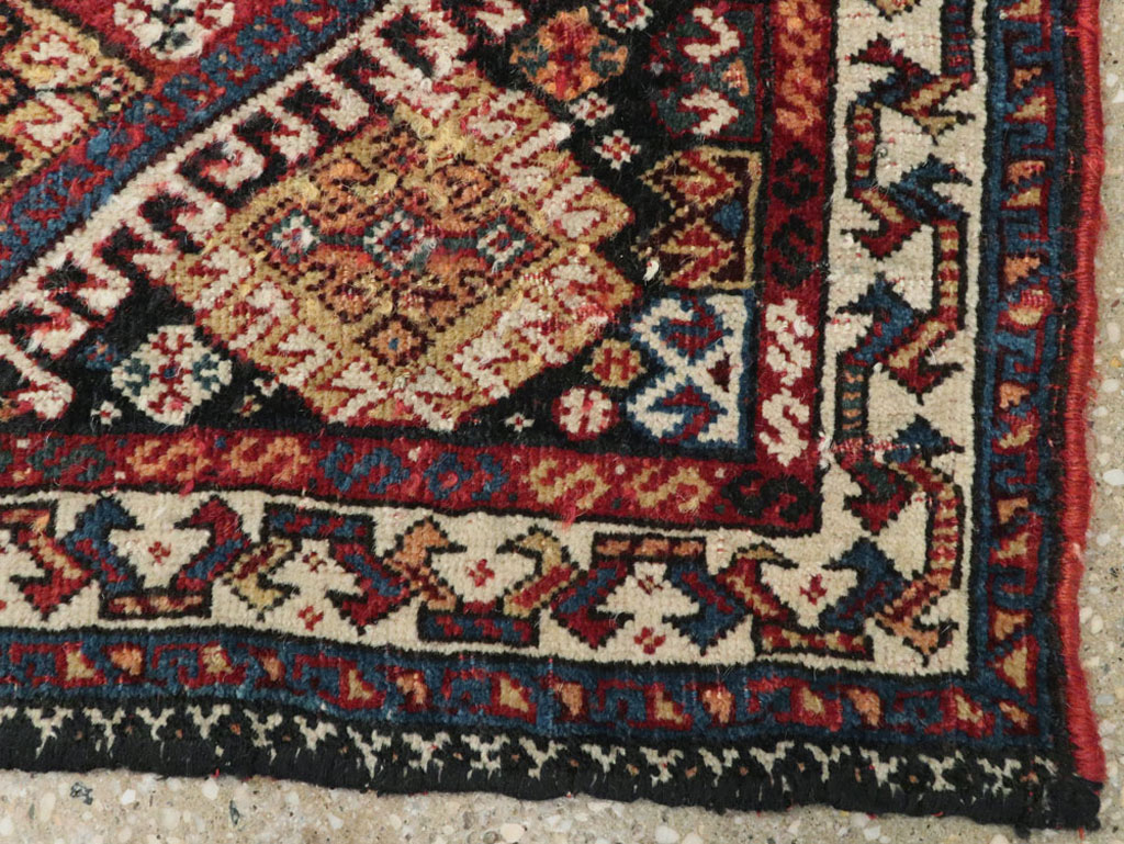 Antique Persian Qashqai Rug, No.22076 - Gss