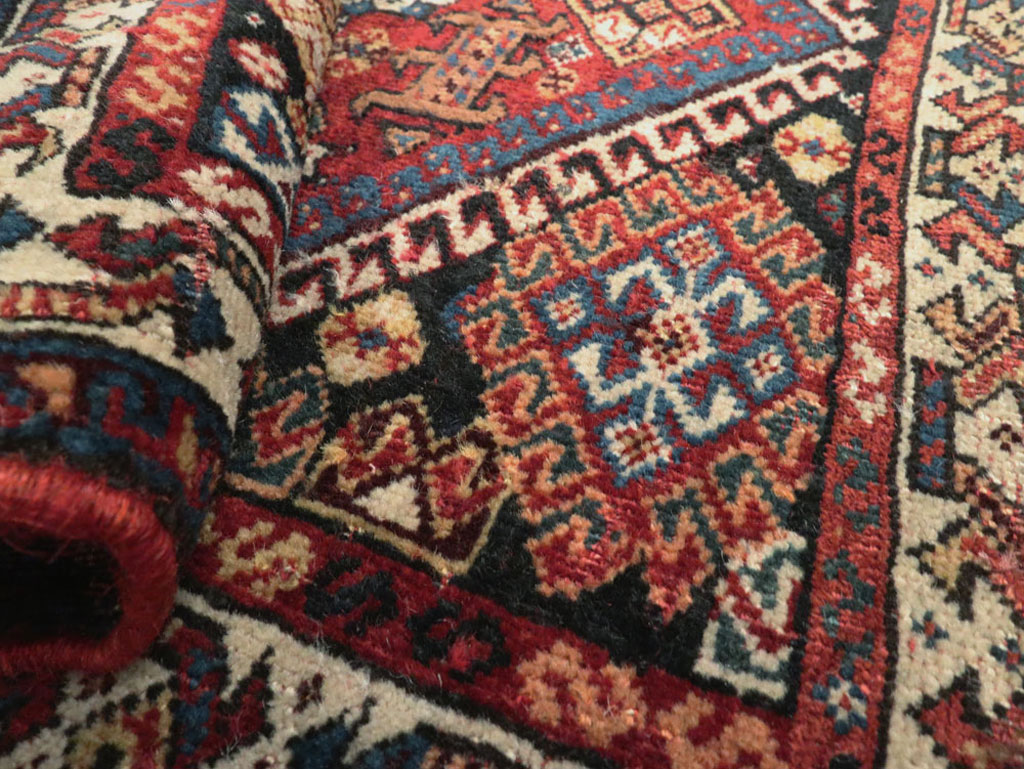Antique Persian Qashqai Rug, No.22076 - Gss
