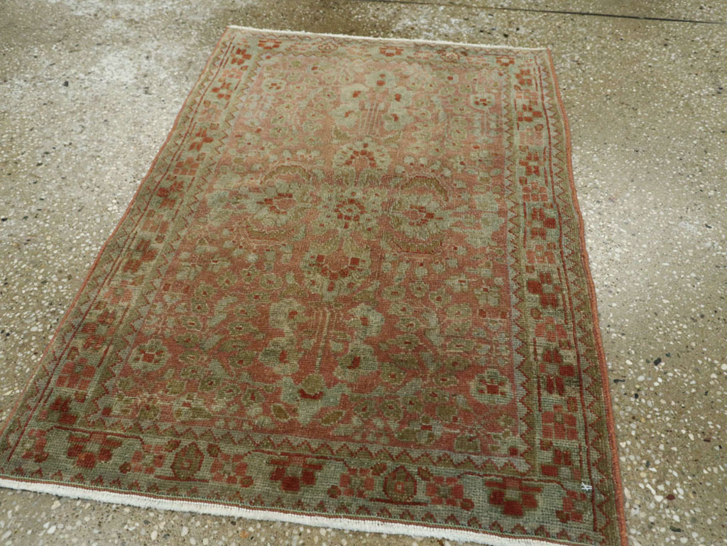 Antique Persian Sarouk Rug, No.22134 - Gss