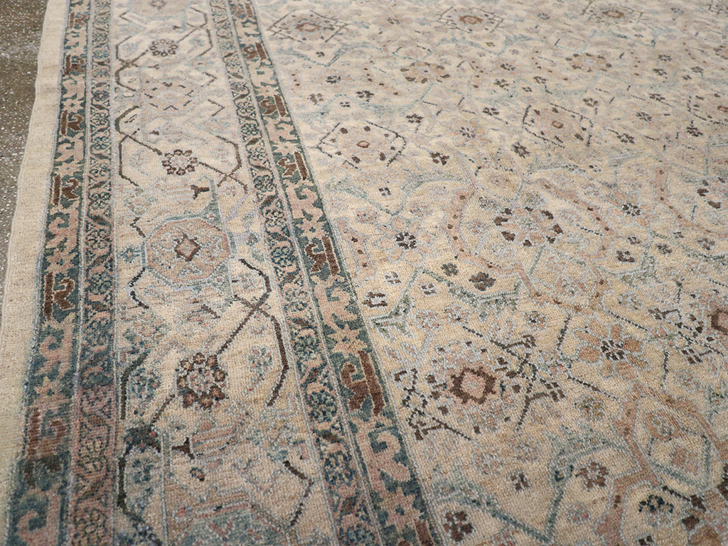 Antique Persian Bibikabad Carpet, No.22168 - Gss