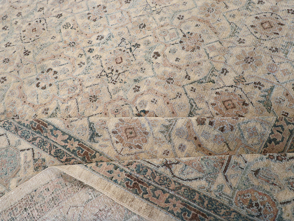 Antique Persian Bibikabad Carpet, No.22168 - Gss