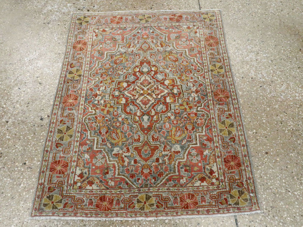 Antique Persian Sarouk Rug, No.22275 - Gss