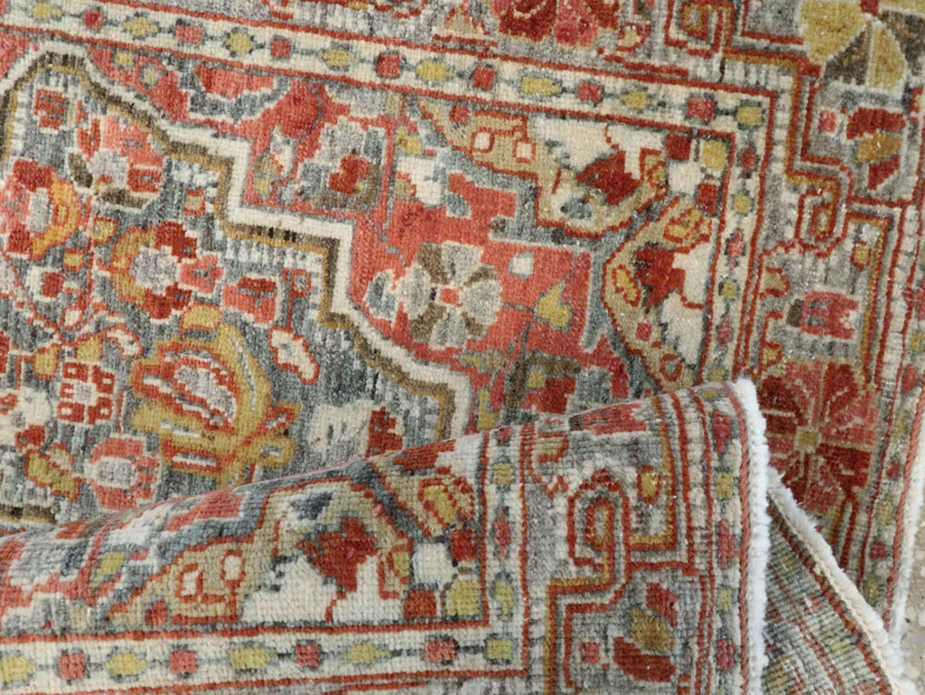 Antique Persian Sarouk Rug, No.22275 - Gss