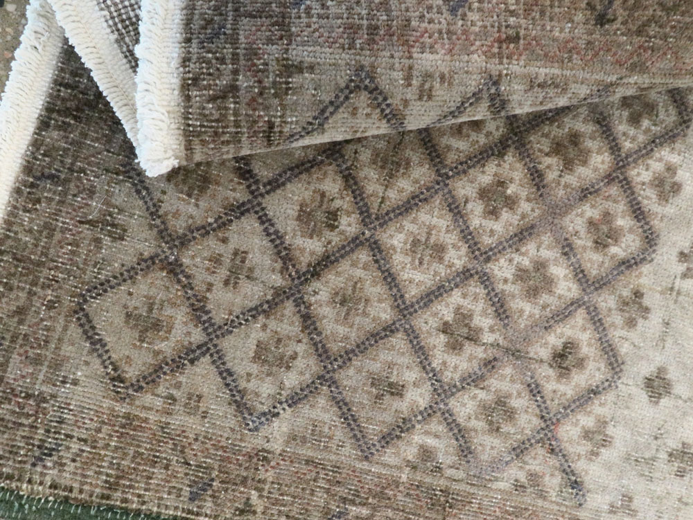 Vintage Persian Tabriz Rug, No.22322 - Gss