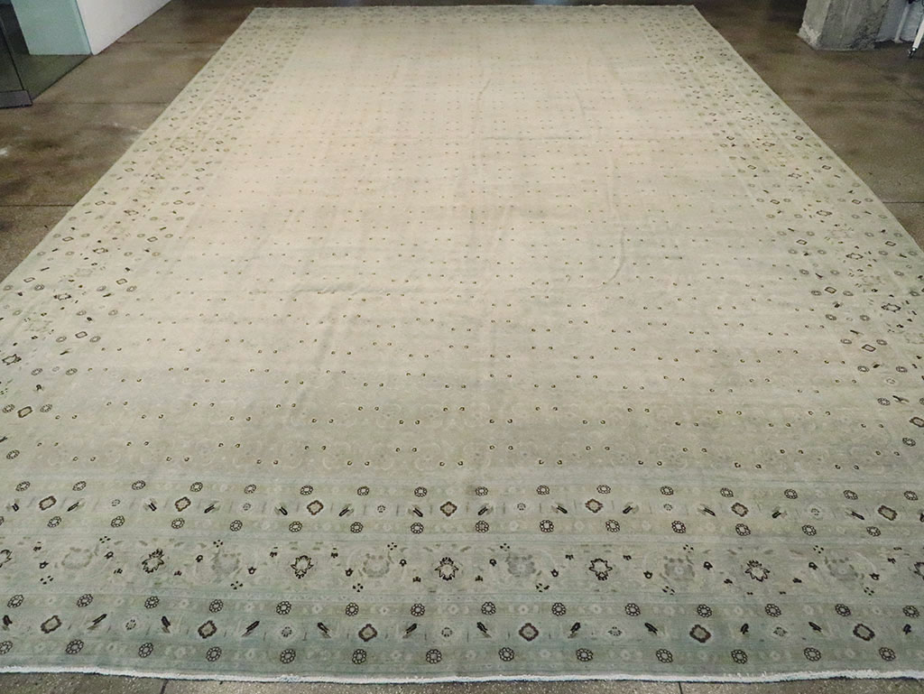 Antique Persian Tabriz Carpet, No.22397 - Gss