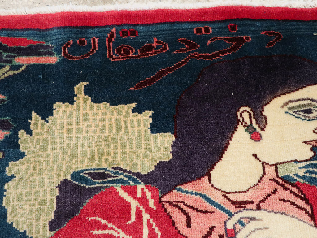 Vintage Persian Mahal Pictorial Rug, No.22402 - Gss