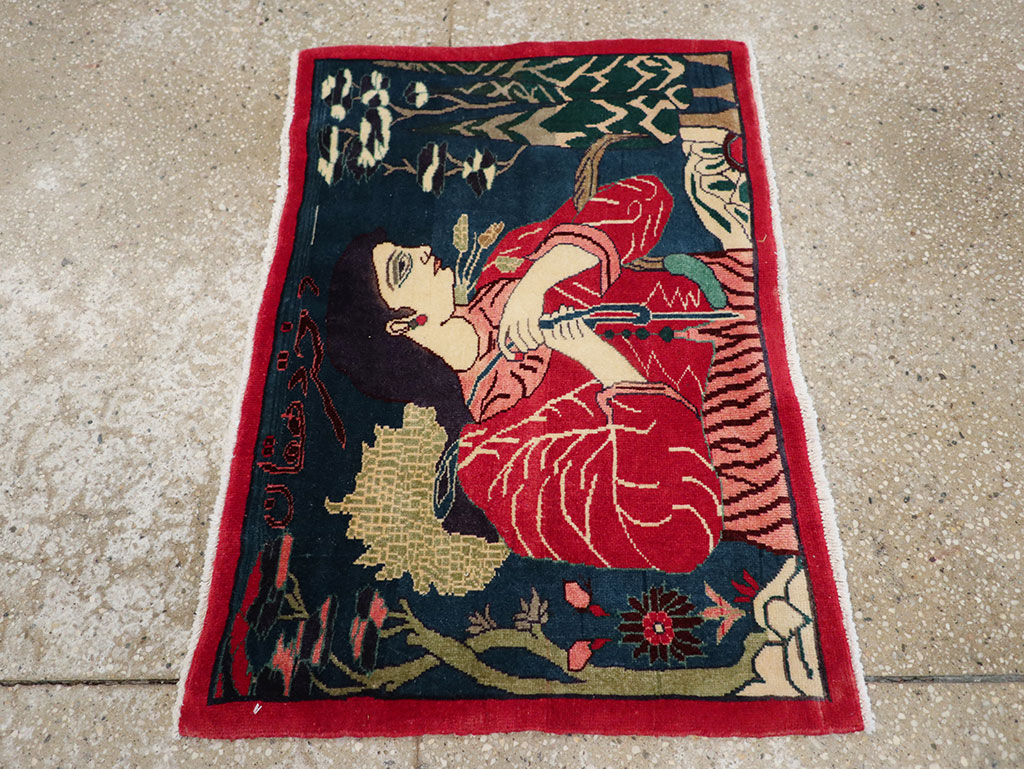 Vintage Persian Mahal Pictorial Rug, No.22402 - Gss