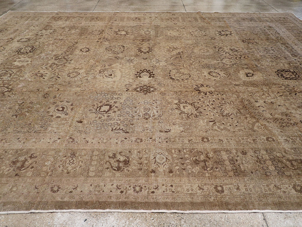 Antique Persian Tabriz Carpet, No.22431 - Gss