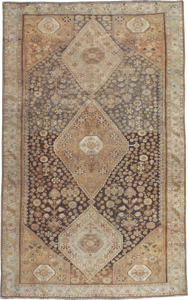 Antique Persian Shiraz Rug, No.22496 - Gss