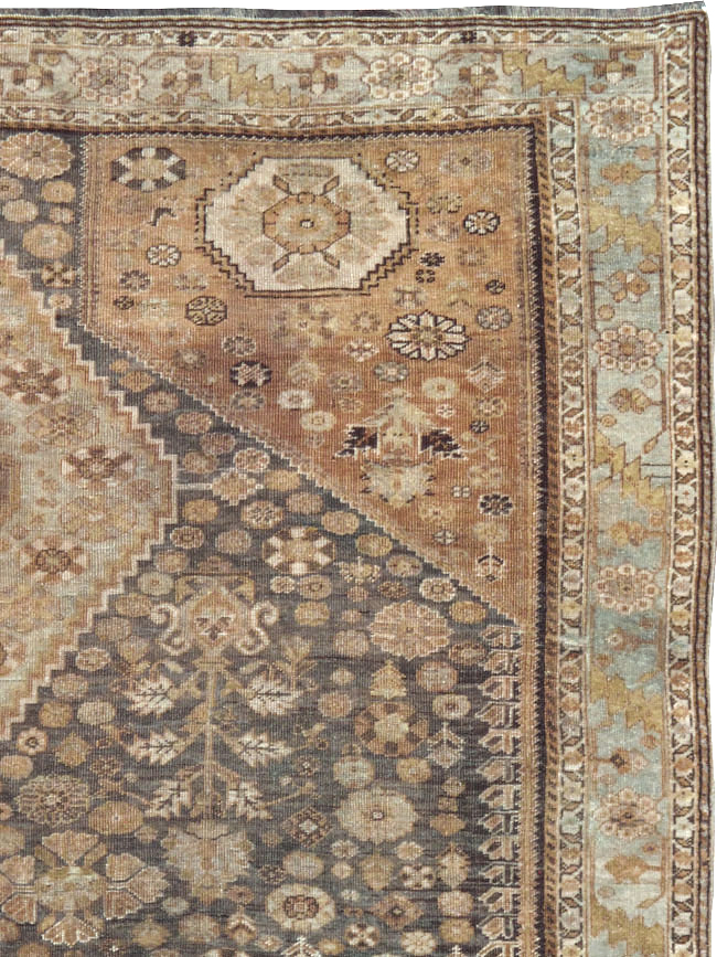 Antique Persian Shiraz Rug, No.22496 - Gss