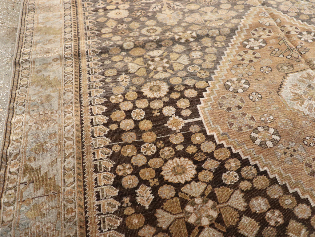 Antique Persian Shiraz Rug, No.22496 - Gss