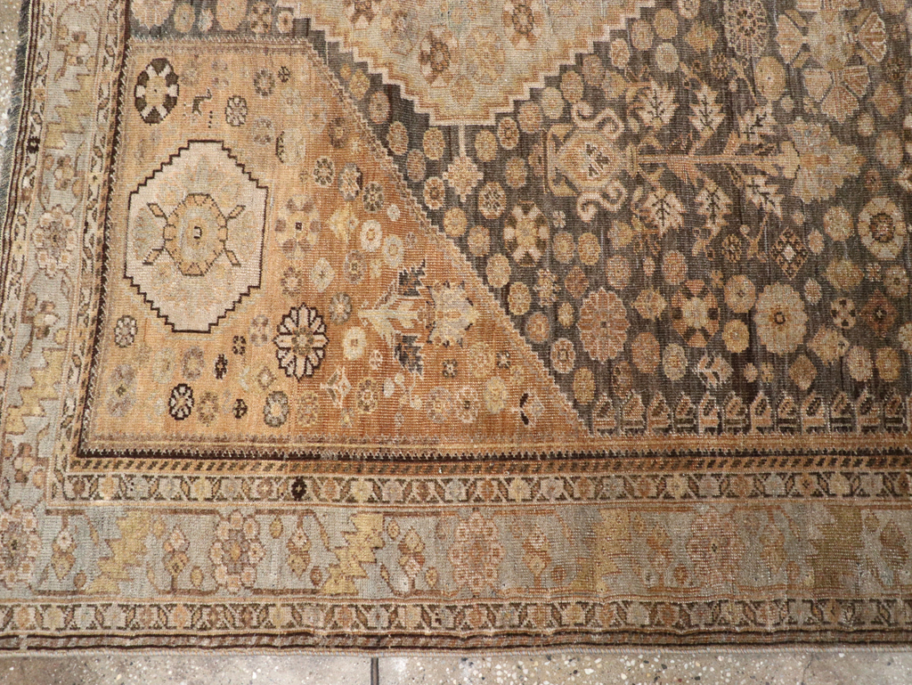 Antique Persian Shiraz Rug, No.22496 - Gss