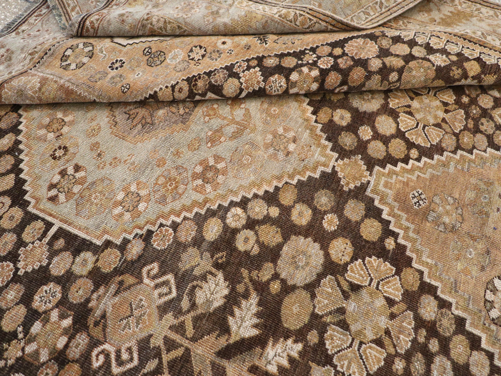 Antique Persian Shiraz Rug, No.22496 - Gss