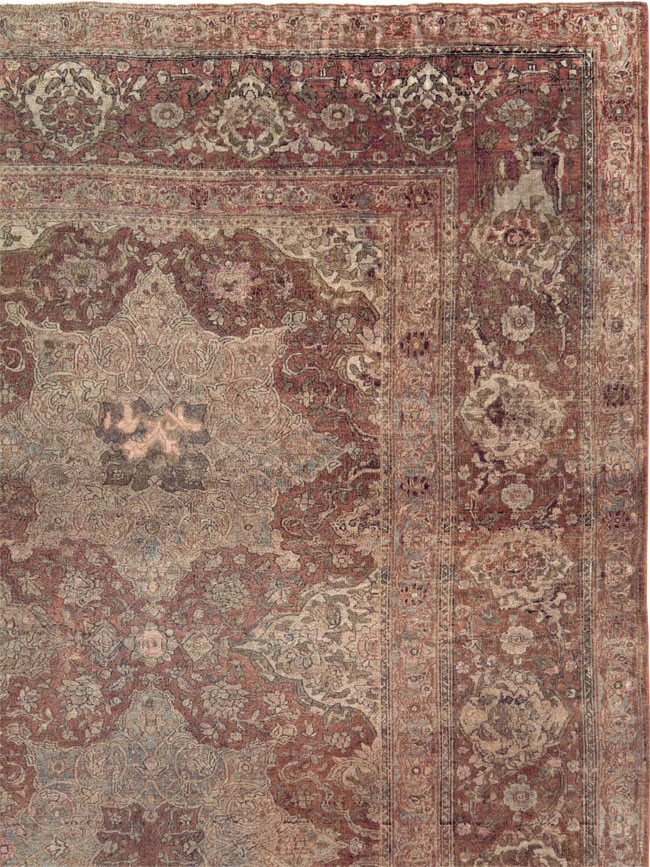 Antique Persian Isfahan Carpet, No.22505 - Gss