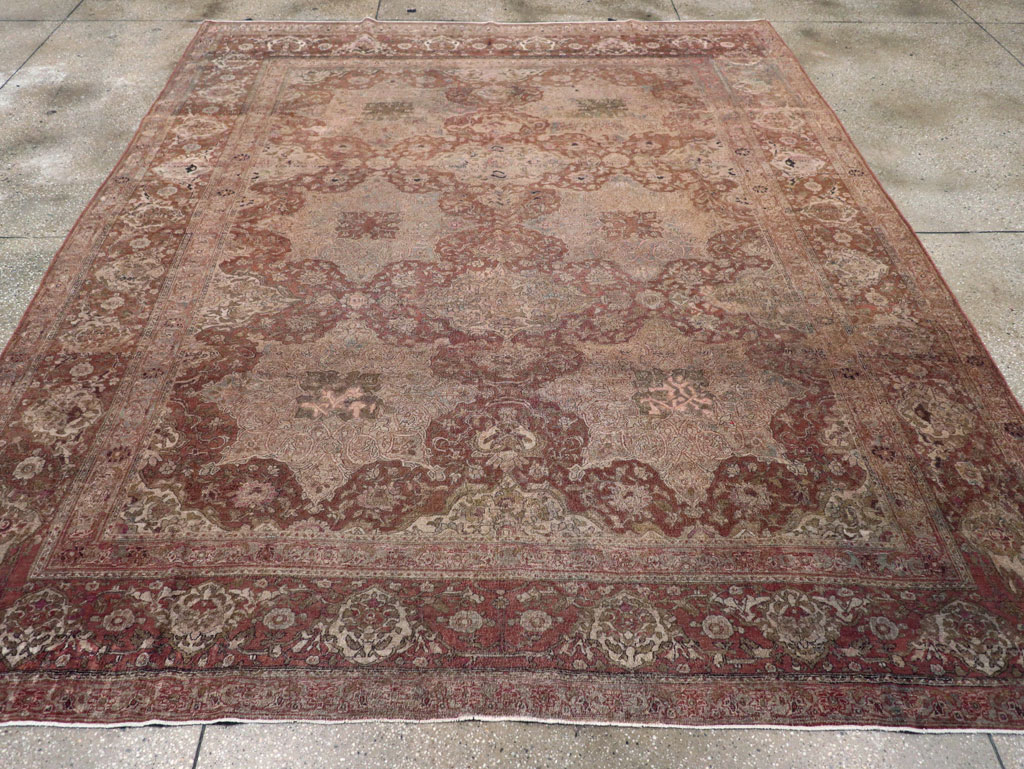 Antique Persian Isfahan Carpet, No.22505 - Gss