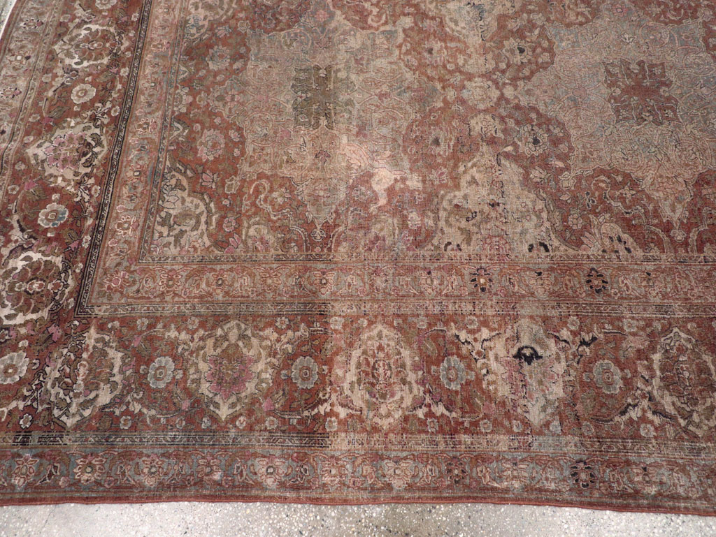 Antique Persian Isfahan Carpet, No.22505 - Gss