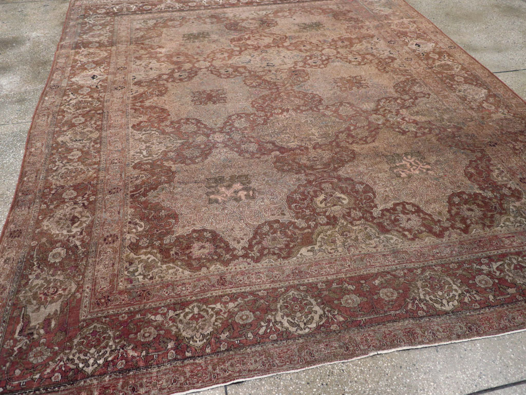 Antique Persian Isfahan Carpet, No.22505 - Gss