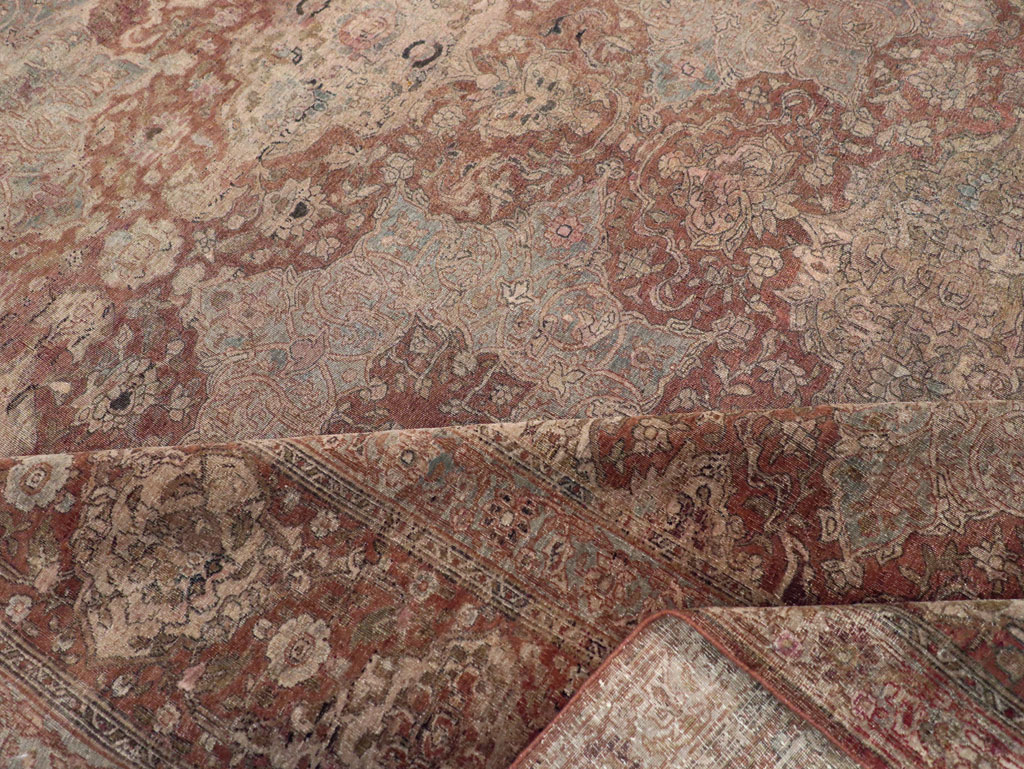 Antique Persian Isfahan Carpet, No.22505 - Gss