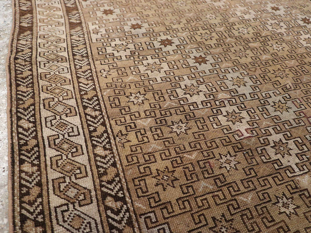Antique Caucasian Shirvan Accent Rug, No.22558 - Gss
