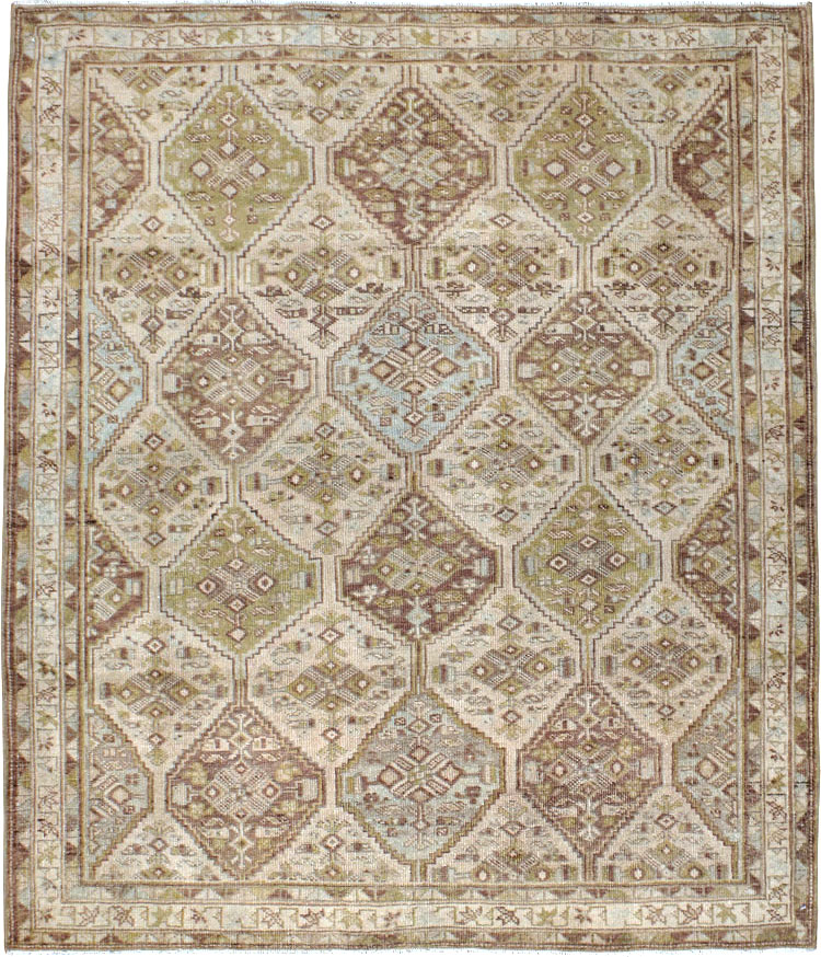 Vintage Persian Shiraz Sqaure Rug, No.22576 - Gss