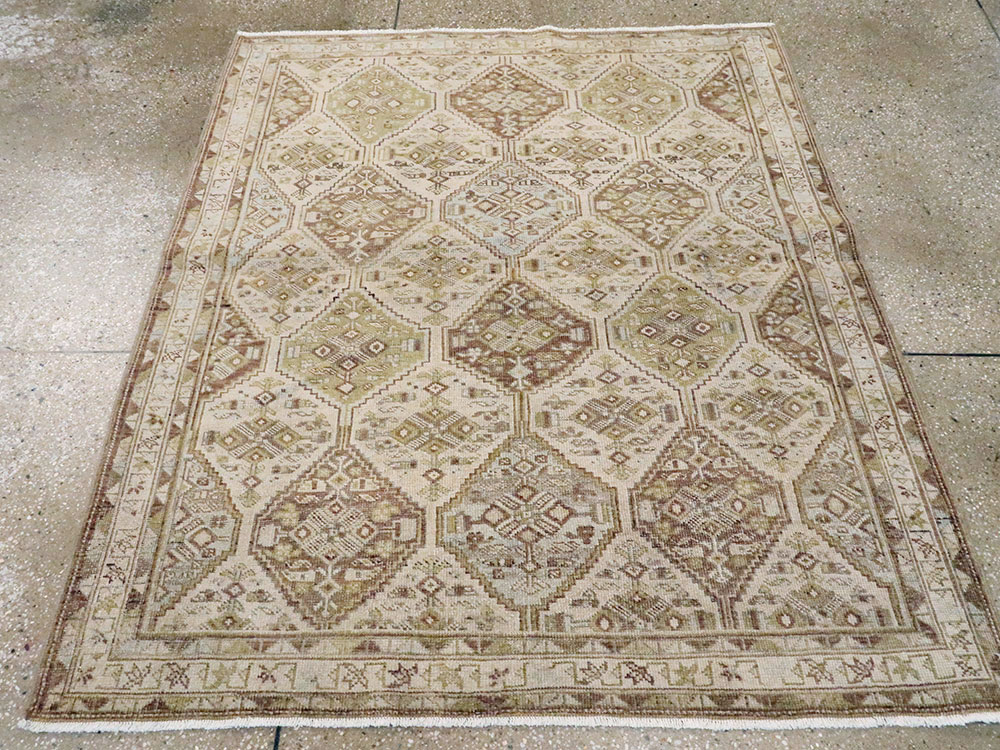 Vintage Persian Shiraz Sqaure Rug, No.22576 - Gss