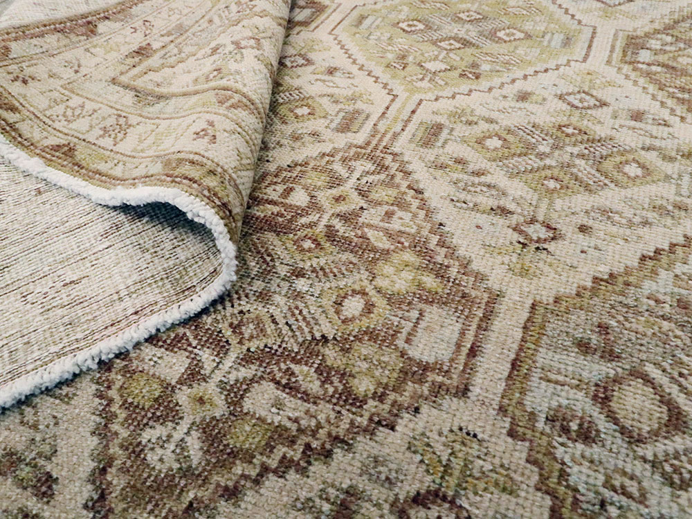 Vintage Persian Shiraz Sqaure Rug, No.22576 - Gss