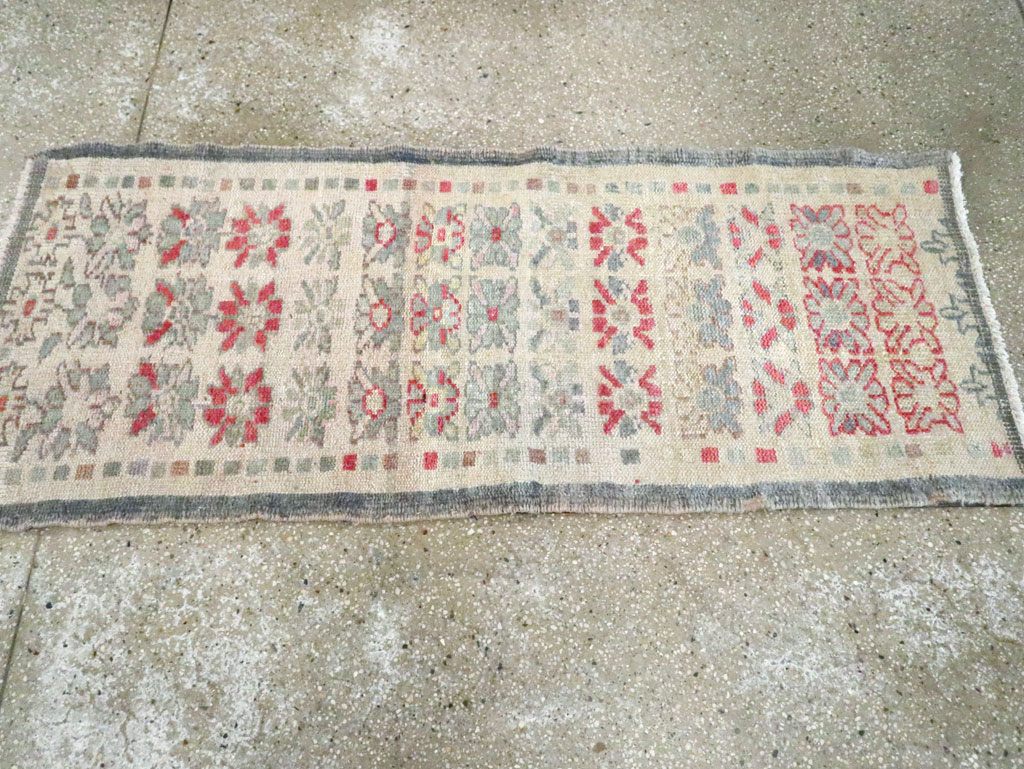 Vintage Turkish Anatolian Throw Rug, No.22649 - Gss