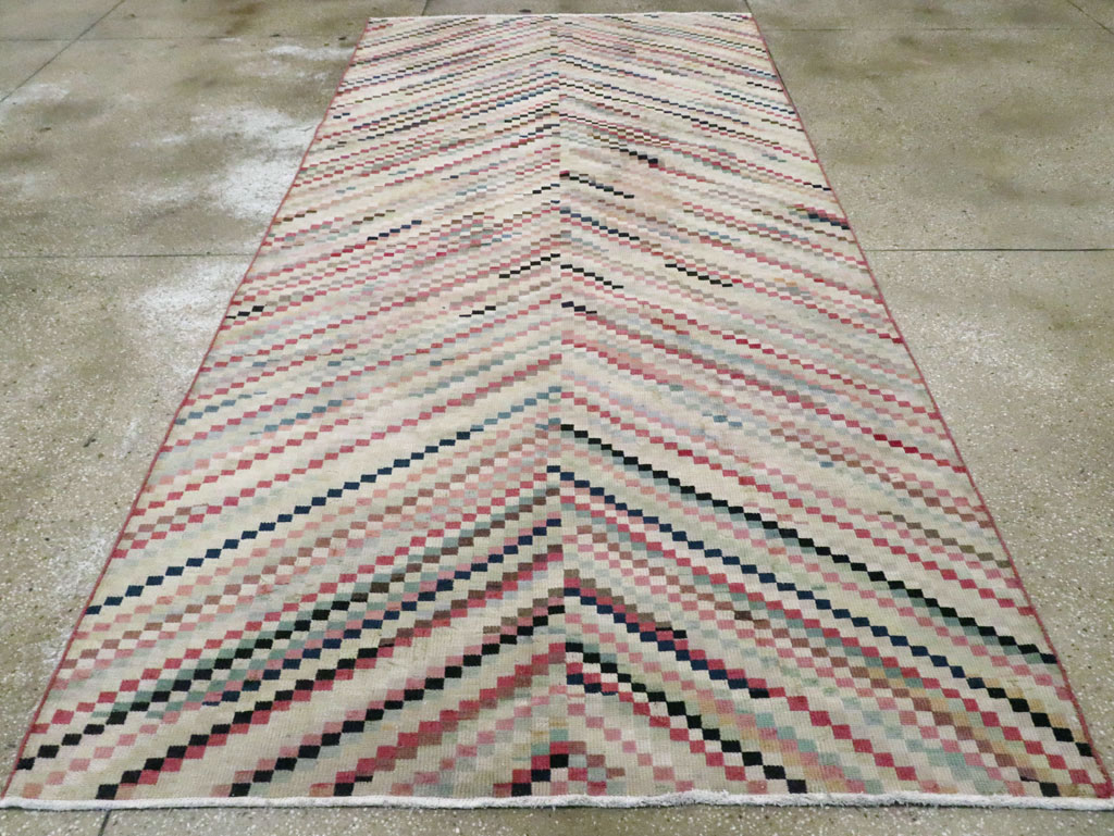 Vintage Turkish Anatolian Gallery Carpet, No.22658 - Gss