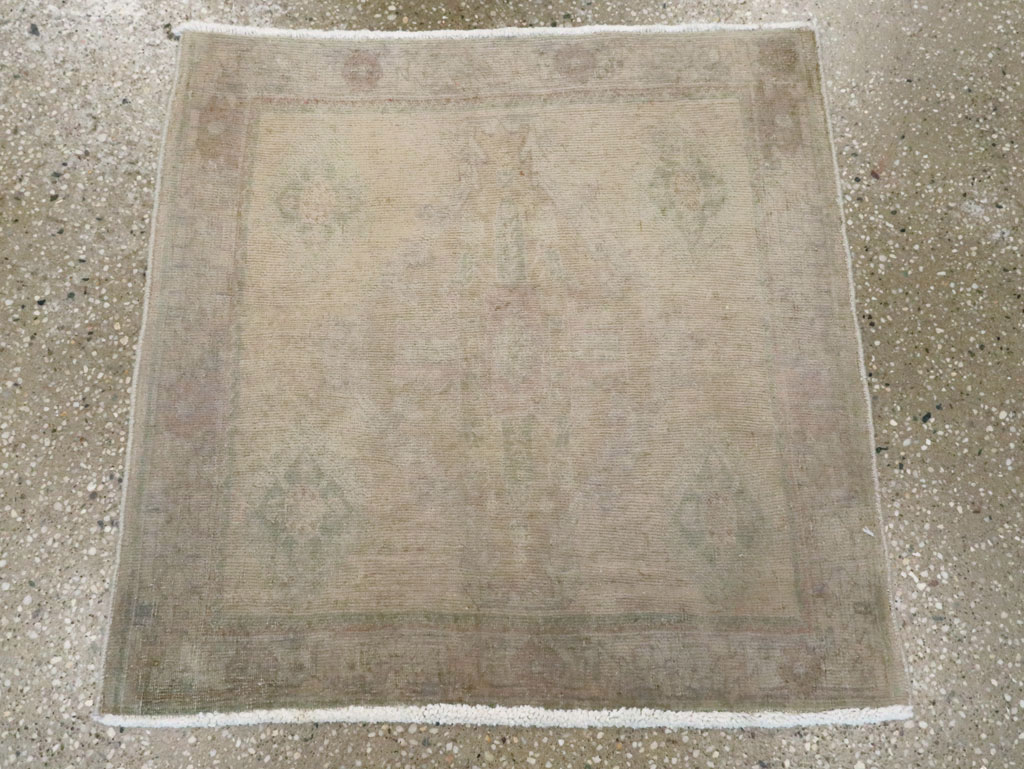 Vintage Persian Shiraz Rug (Pair: 1 of 2), No.22705 - Gss
