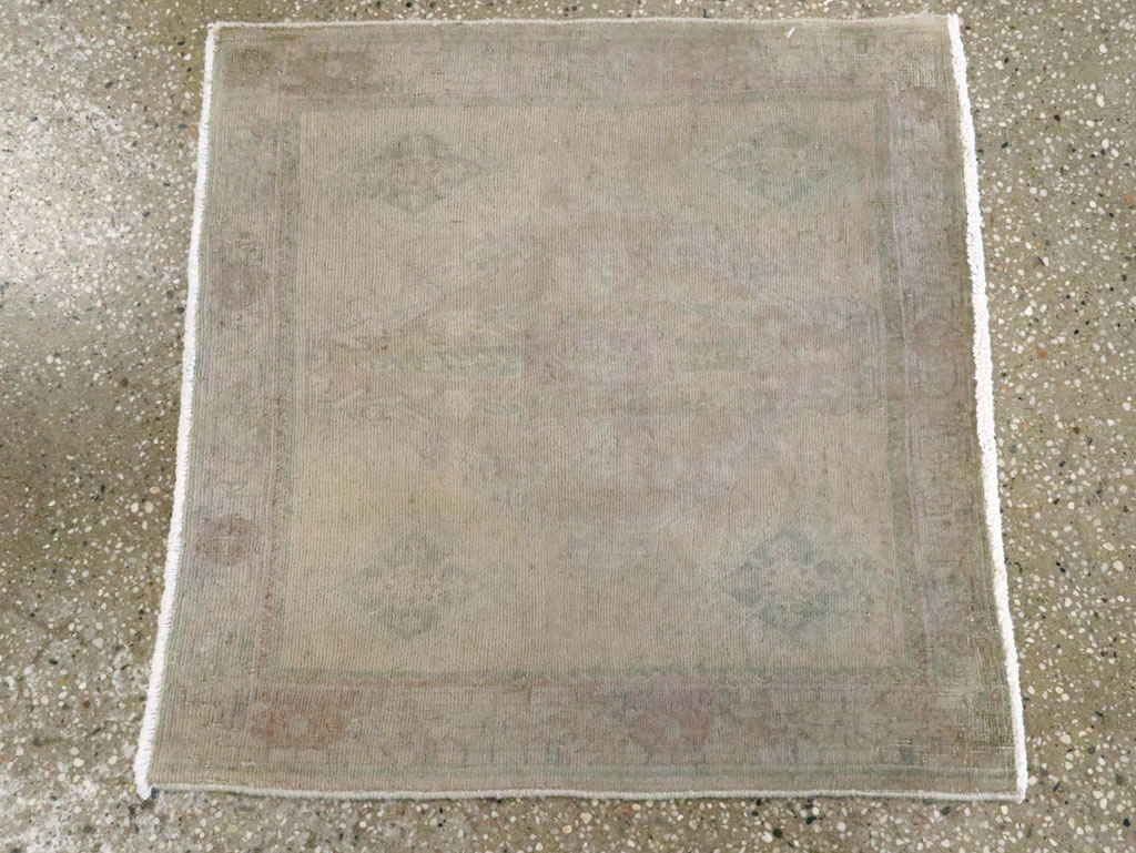 Vintage Persian Shiraz Rug (Pair: 1 of 2), No.22705 - Gss