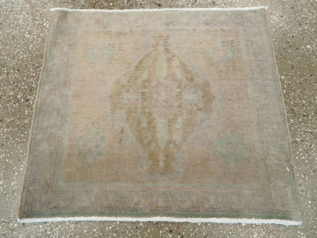 Vintage Persian Shiraz Rug (Pair: 2 of 2), No.22706 - Gss