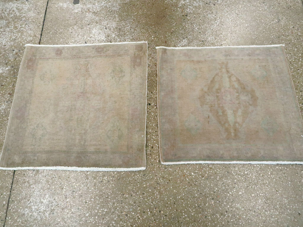 Vintage Persian Shiraz Rug (Pair: 2 of 2), No.22706 - Gss