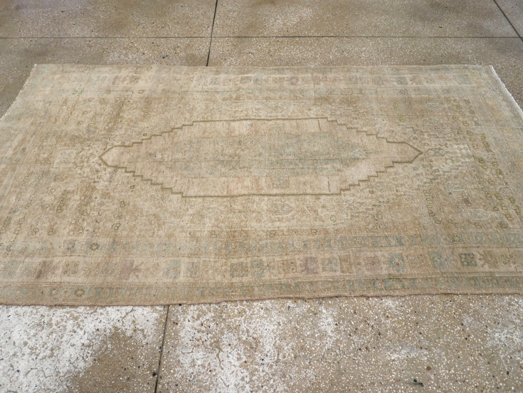 Vintage Persian Bidjar Accent Rug, No.22726 - Gss