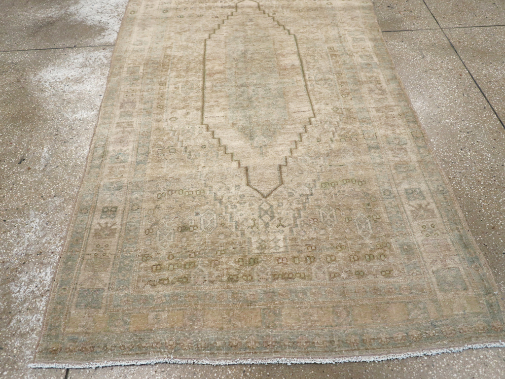 Vintage Persian Bidjar Accent Rug, No.22726 - Gss