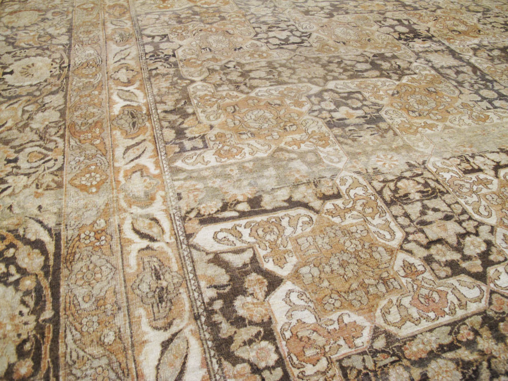 Antique Persian Isfahan Carpet, No.22808 - Gss